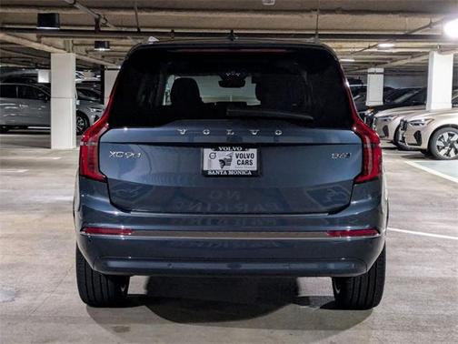 2025 Volvo XC90 B6 Plus 7-Seater