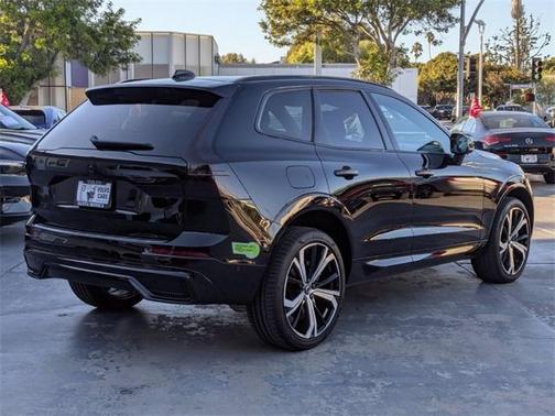 2022 Volvo XC60 Recharge Plug-In Hybrid T8 R-Design Extended Range