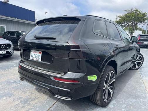 2022 Volvo XC60 Recharge Plug-In Hybrid T8 R-Design Extended Range