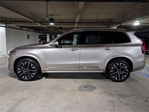 2025 Volvo XC90 Plug-In Hybrid T8 Plus 6-Seater