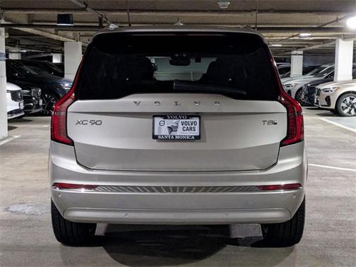 2025 Volvo XC90 Plug-In Hybrid T8 Plus 6-Seater