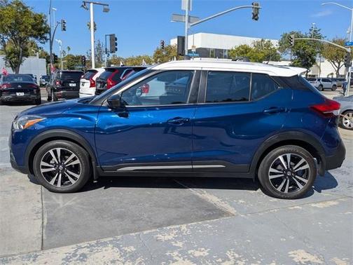 2019 Nissan Kicks SR