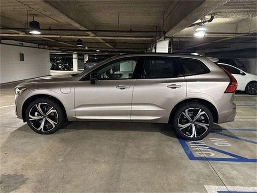 2025 Volvo XC60 Plug-In Hybrid T8 Ultra