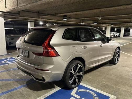 2025 Volvo XC60 Plug-In Hybrid T8 Ultra