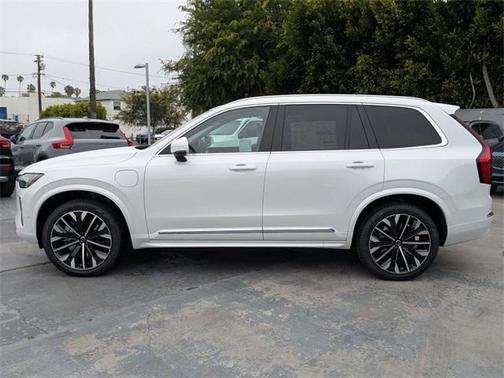 2025 Volvo XC90 Plug-In Hybrid T8 Ultra 7-Seater