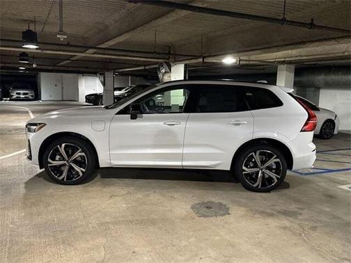 2025 Volvo XC60 Plug-In Hybrid T8 Ultra