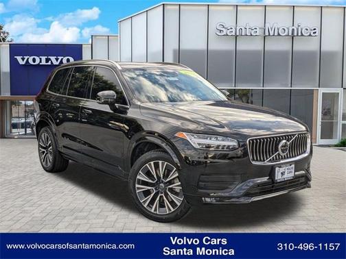 2022 Volvo XC90 T5 Momentum 7 Passenger