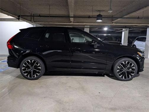 2026 Volvo XC60 T8 ULTRA