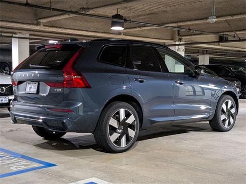 2025 Volvo XC60 Plug-In Hybrid T8 Plus