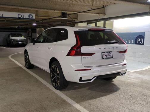 2026 Volvo XC60 Plug-In Hybrid T8 Plus