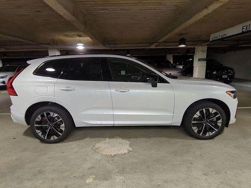 2026 Volvo XC60 Plug-In Hybrid T8 Plus