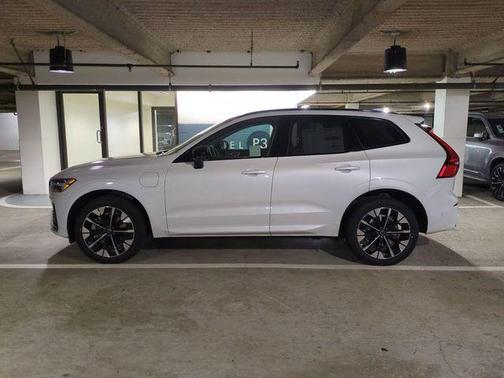 2026 Volvo XC60 Plug-In Hybrid T8 Plus