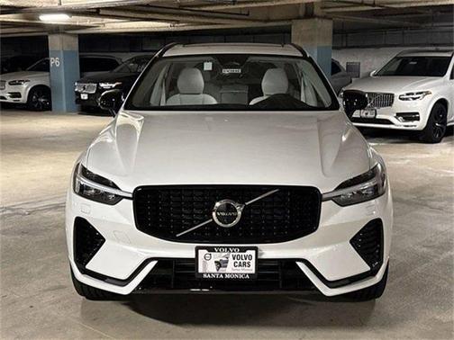2025 Volvo XC60 Plug-In Hybrid T8 Plus