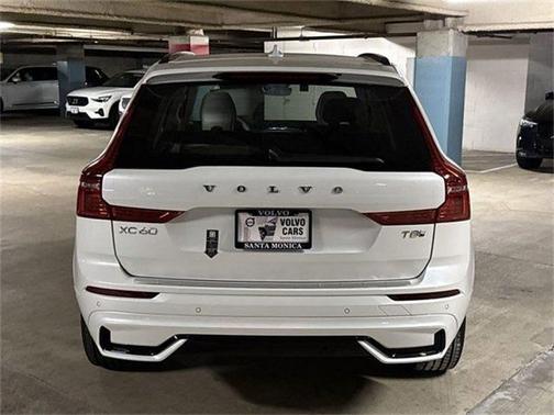 2025 Volvo XC60 Plug-In Hybrid T8 Plus