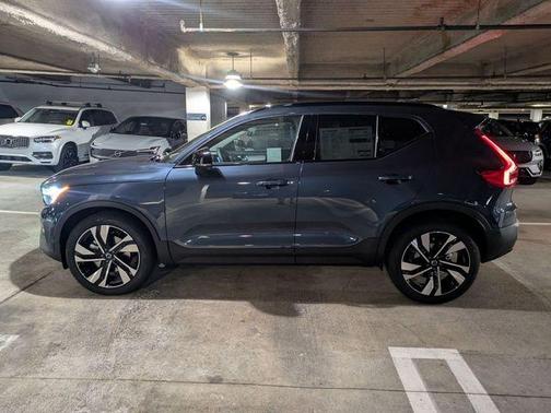 2026 Volvo XC40 B5 Ultra