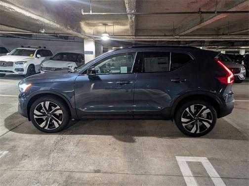 2026 Volvo XC40 B5 Ultra