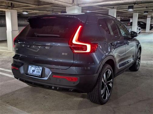 2026 Volvo XC40 B5 Ultra