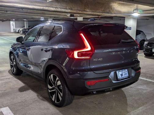 2026 Volvo XC40 B5 Ultra