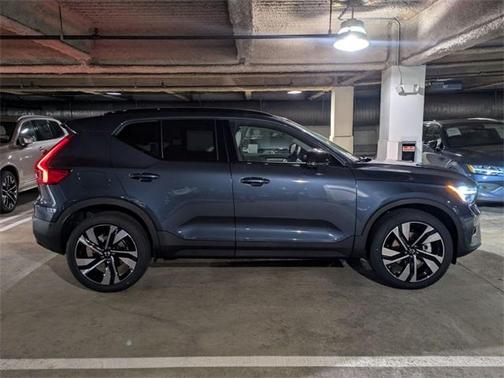 2026 Volvo XC40 B5 Ultra