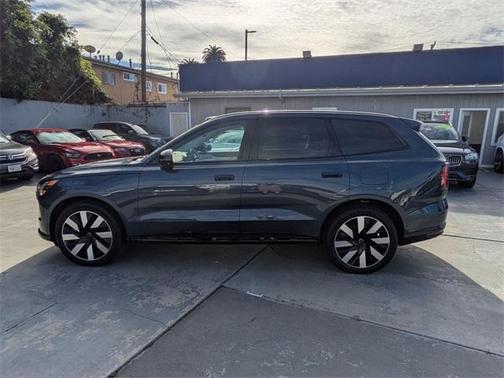 2025 Volvo EX90 Twin Motor Performance Ultra 6-Seater