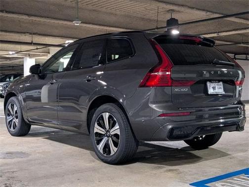 2025 Volvo XC60 Plug-In Hybrid T8 Plus
