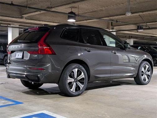 2025 Volvo XC60 Plug-In Hybrid T8 Plus