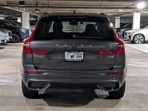 2025 Volvo XC60 Plug-In Hybrid T8 Plus