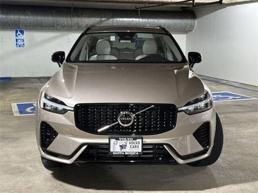 2025 Volvo XC60 Plug-In Hybrid T8 Plus