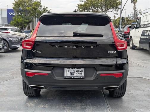 2019 Volvo XC40 T5 R-Design