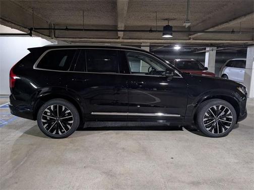 2025 Volvo XC90 B6 Plus 7-Seater