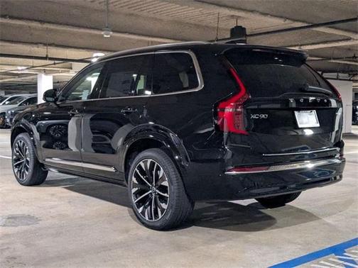 2025 Volvo XC90 Plug-In Hybrid T8 Ultra 6-Seater