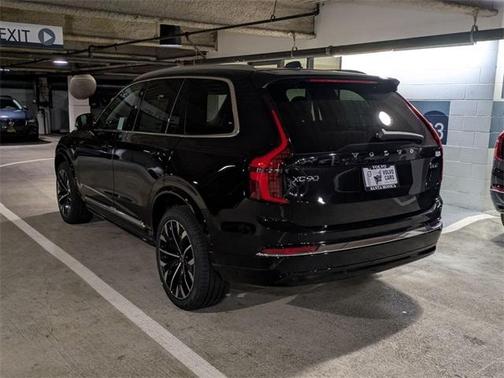 2026 Volvo XC90 B5 Core