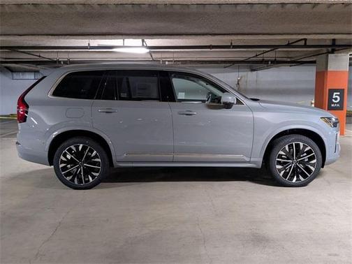 2025 Volvo XC90 B6 Ultra