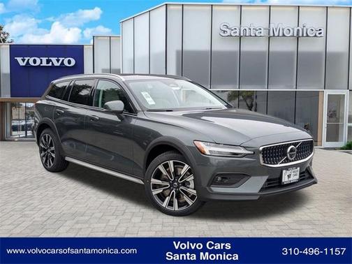 2026 Volvo V60 Cross Country B5 Ultra