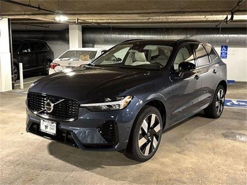 2025 Volvo XC60 Plug-In Hybrid T8 Plus