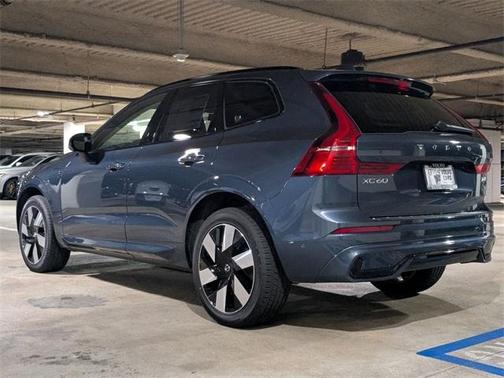 2025 Volvo XC60 Plug-In Hybrid T8 Plus