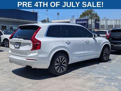 Ice White 2020 Volvo XC90 T5 Momentum 7 Passenger