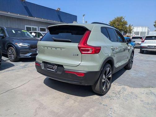 Sage Green 2025 Volvo XC40 B5 Ultra Dark Theme