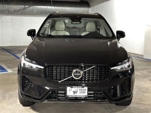 2025 Volvo XC60 Plug-In Hybrid T8 Plus