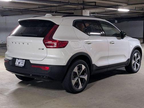 2026 Volvo XC40 B5 Plus