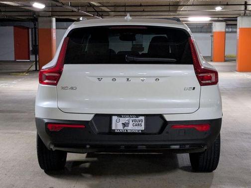 2026 Volvo XC40 B5 Plus