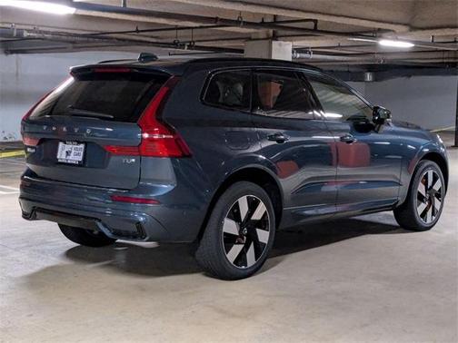 2025 Volvo XC60 Plug-In Hybrid T8 Plus