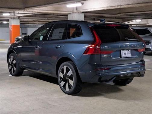 2025 Volvo XC60 Plug-In Hybrid T8 Plus