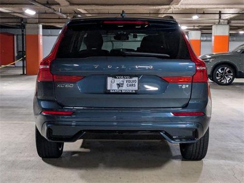 2025 Volvo XC60 Plug-In Hybrid T8 Plus