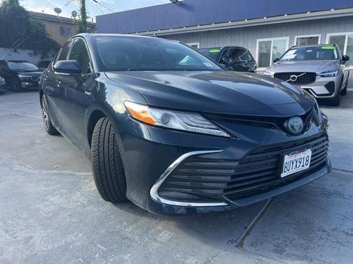 2021 Toyota Camry Hybrid XLE