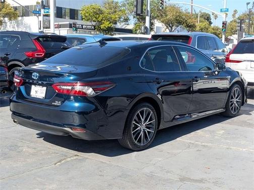 2021 Toyota Camry Hybrid XLE