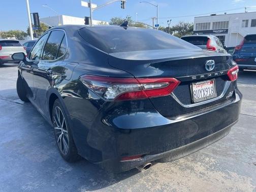 2021 Toyota Camry Hybrid XLE