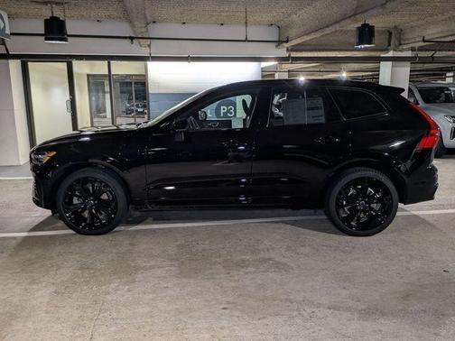 Onyx Black Metallic 2026 Volvo XC60 Plug-In Hybrid T8 Ultra Black Edition