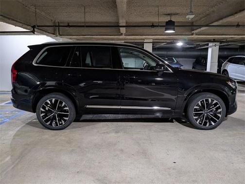 2025 Volvo XC90 B6 Plus 7-Seater