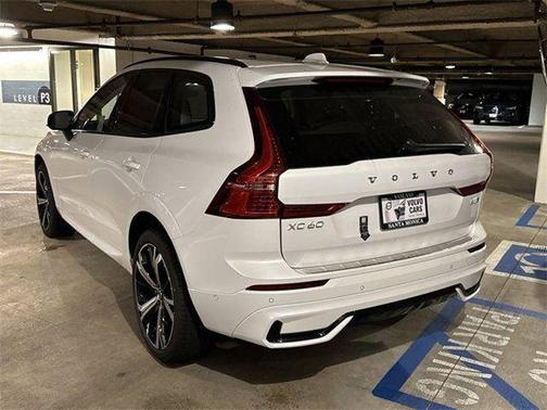 Crystal White 2025 Volvo XC60 B5 Ultra